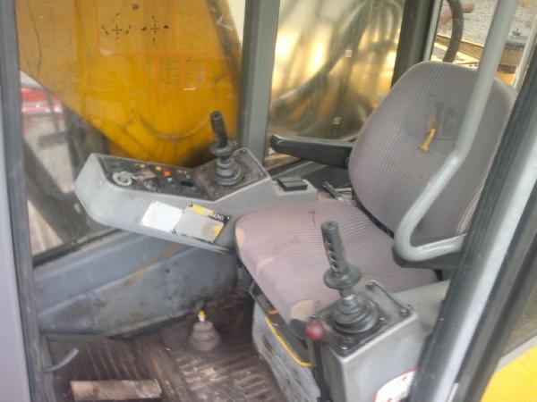 JCB-814,2e71e63f.jpg