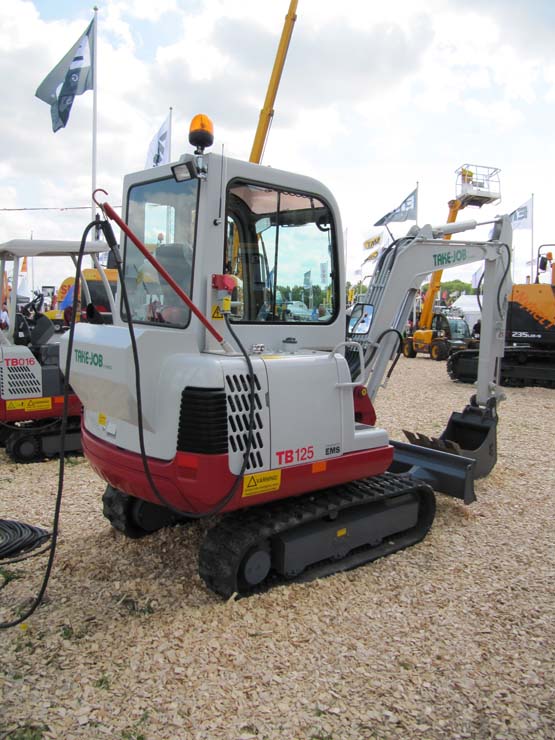 Takeuchi sähkökäyttöisenä.