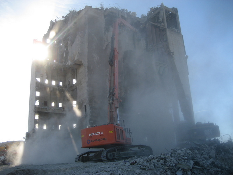 ja vähän pölyäkin