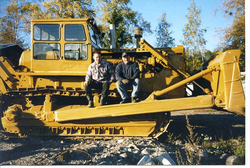 Caterpillar D8:n korjaus on valmistunut. Kuva Veikko Mäenhovi.