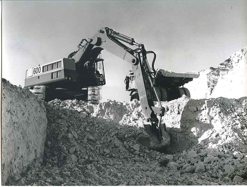 Poclain-600-1231.jpg