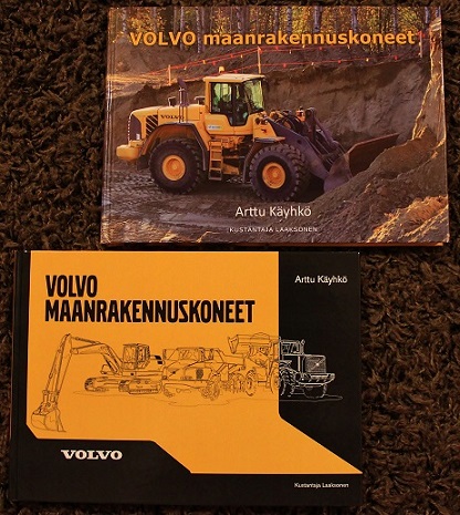 Kirjaa painettiin kahdella eri kannella...