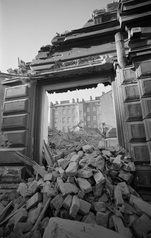 Purkutyömaa Fabianinkatu 8, helmikuu 1971, kuva Hakli Kari, Helsingin kaupunginmuseo.