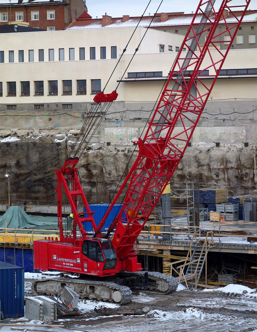 Manitowoc 12000 Tampereella Kreaten työmaalla.