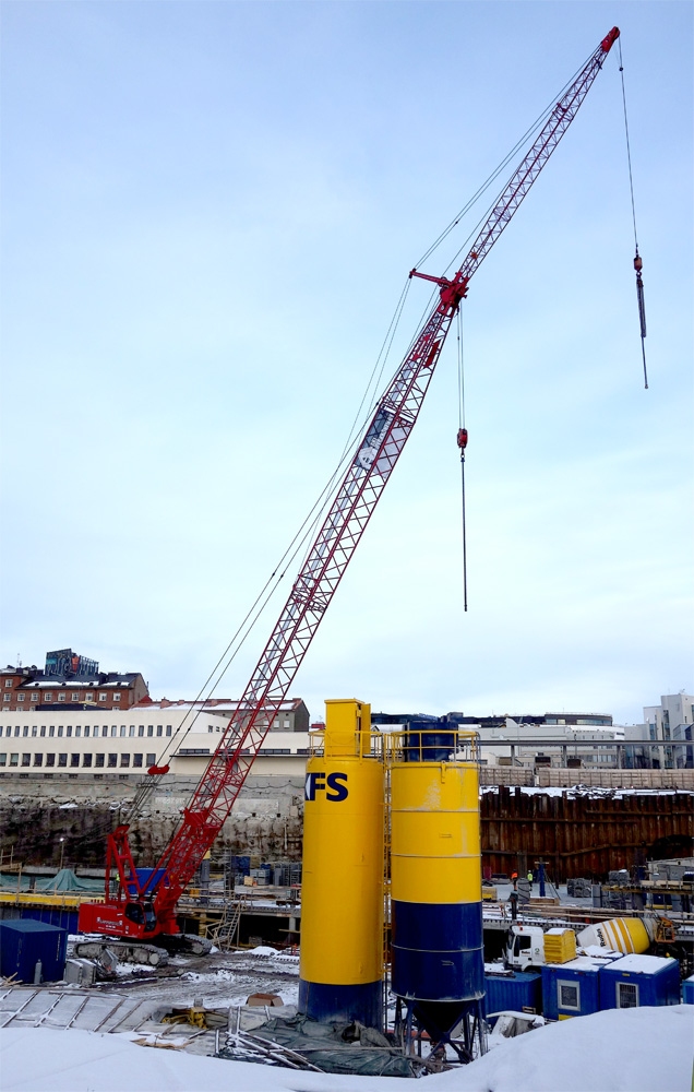 Manitowoc 12000 Tampereella Kreaten työmaalla.