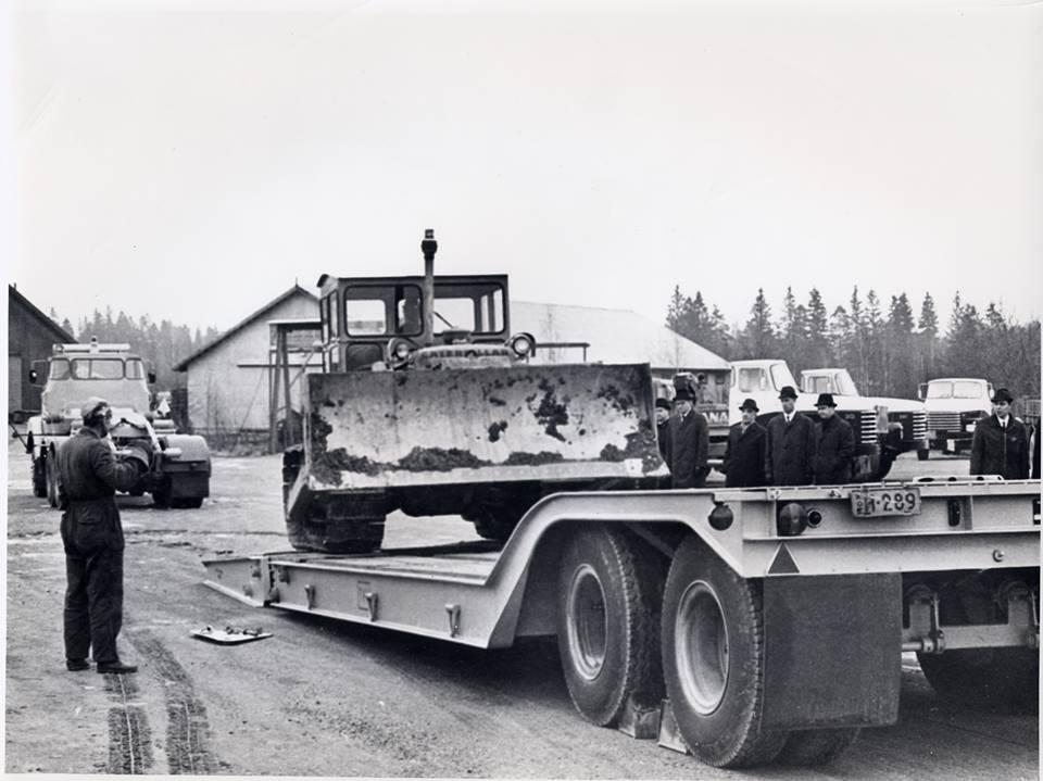 Vanaja 6x6 lavettiveturit2 taittuva kaula Siimet.jpg