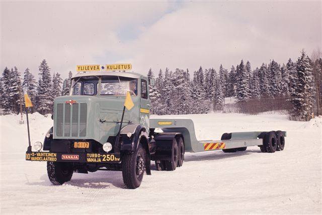 Vanaja lavetilla.jpg