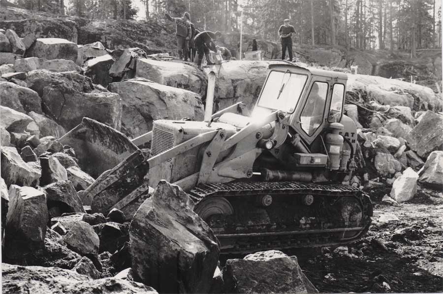 Vanhoja työmaakuvia, telakuormaaja louhintatyömaalla 1969