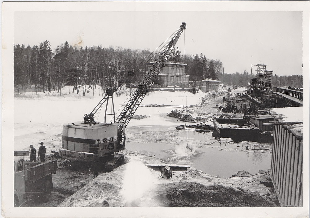 Vanhoja työmaakuvia, Lokomo Teräsmies JT 43 Länsiväylän työmaalla.