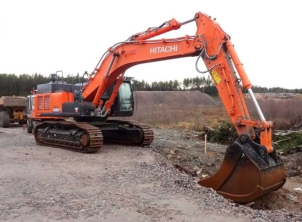Hitachi Zazis 490 LCH JJ Kaivin ja kallio Oy.