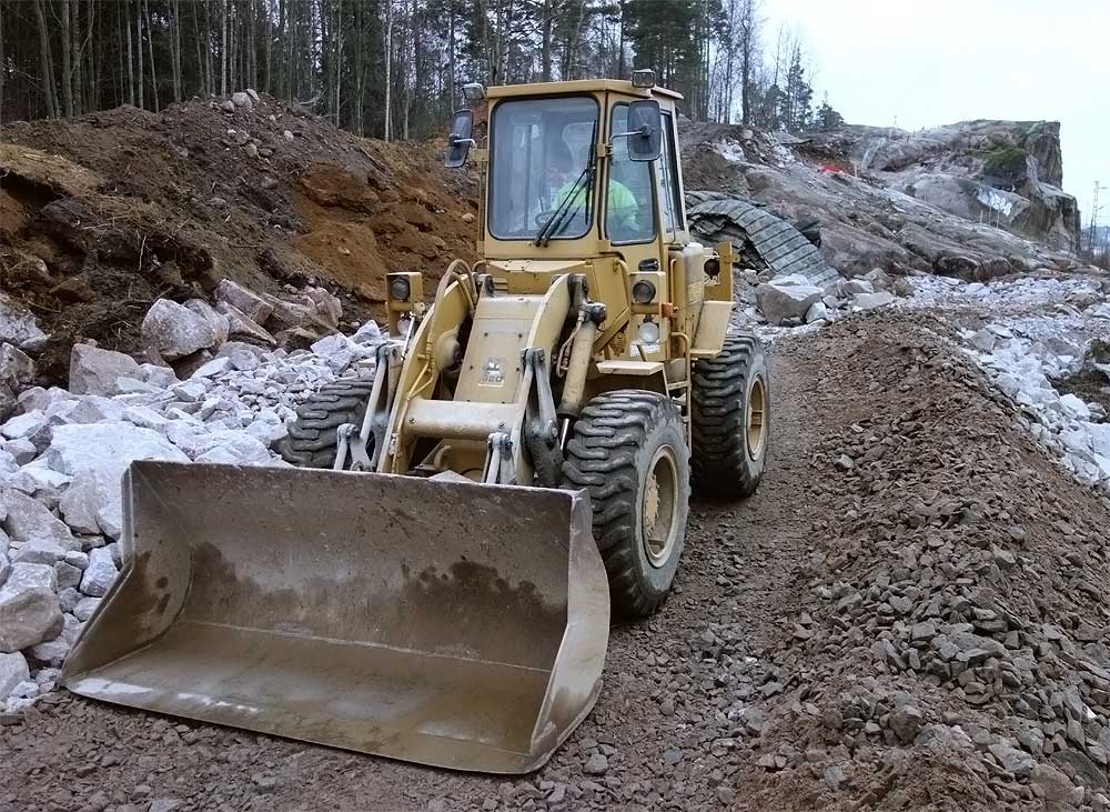 "Vanhassa vara parempi", työmaan klassikkokone.
