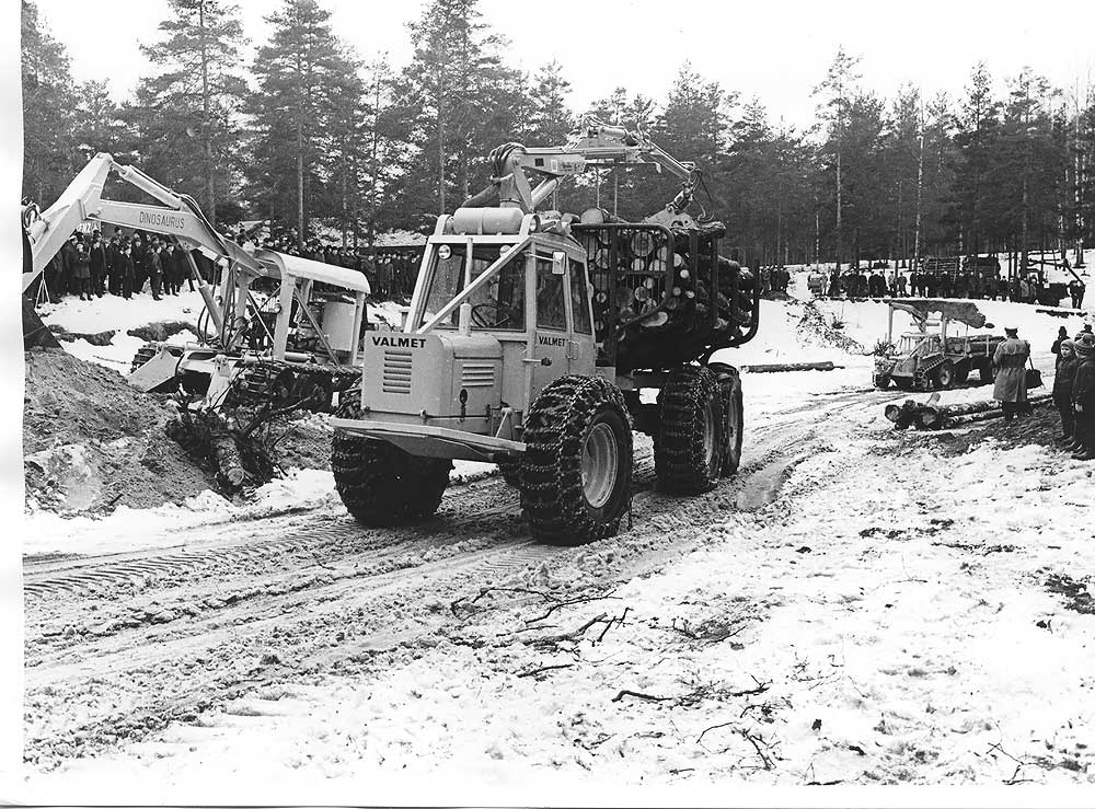 Dinosaurus_Valmet.jpg