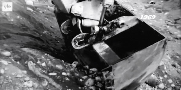 Dinosauruksen hydraulinen luiskakuha.