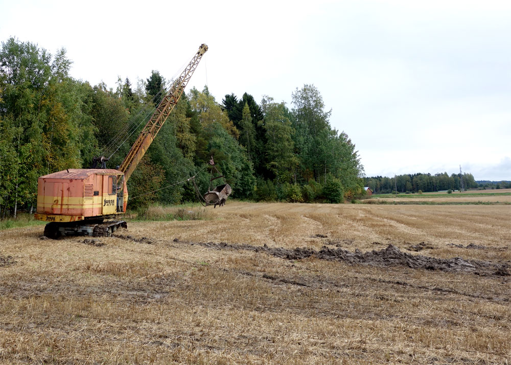 Veikko aloittaa oman heittonsa antamaan käännön avulla vauhtia kauhalle.