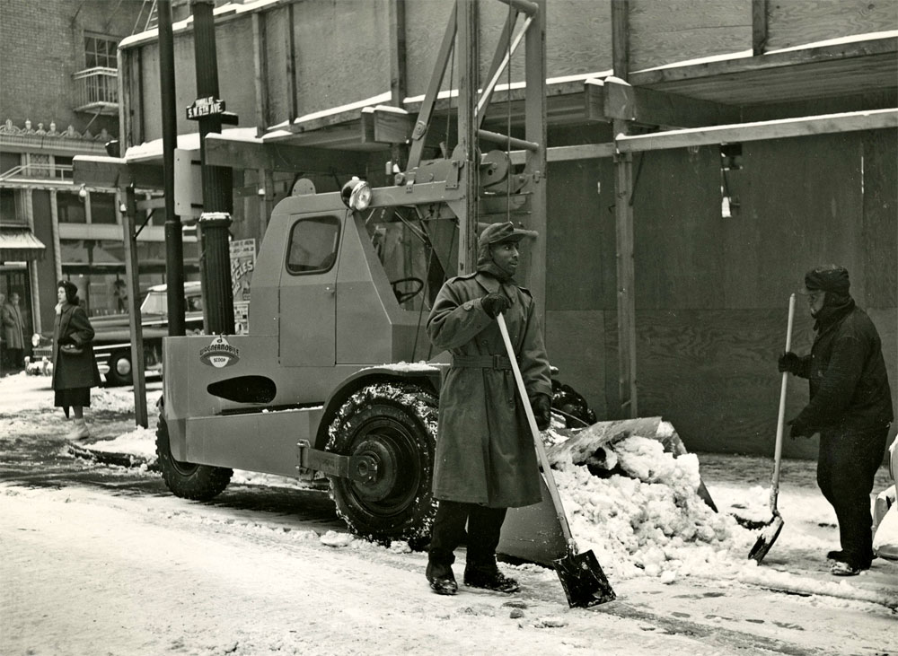 portland-archives-snow-removal-sw-6th-ave.jpg