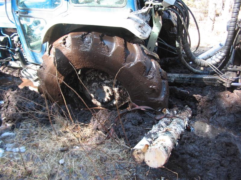 Kapuloita rattaisiin ja helposti ylös tästä ekasta "lävestä".