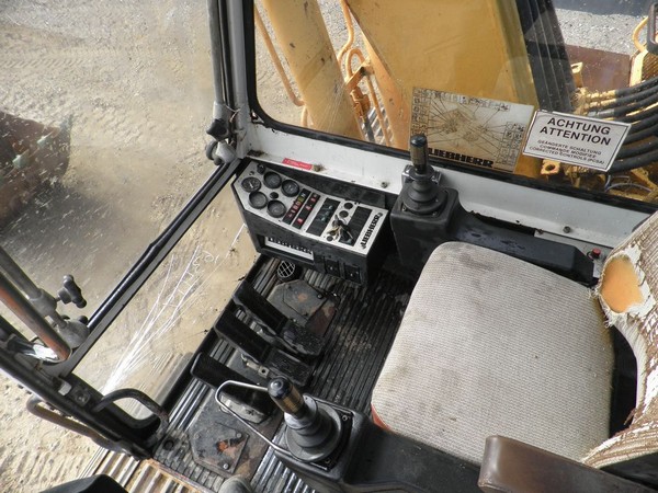 Liebherr-R902,63419-4.jpg