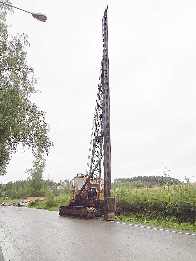 Tämä Lokomo on ollut mukana monien siltatyömaiden työsiltojen teossa.