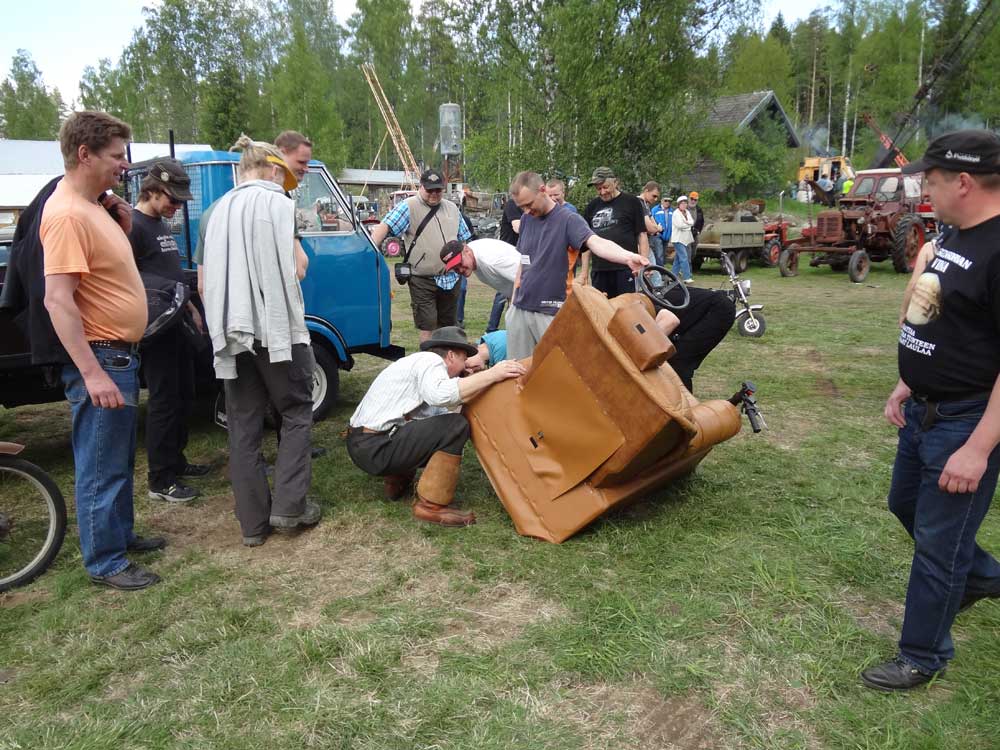 Jotain kiinnostavaa siellä on.