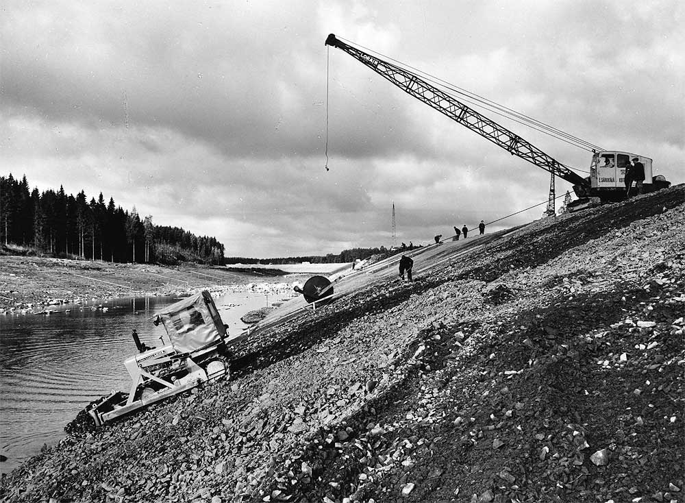 Luiskan tekoa Kansolassa, Foto-Roos; Roos, Karl-Gustav (Liikennevirasto, 1965-09-17).