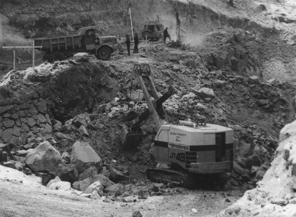 Aveling-Barford SN25 tai SN30, Lokomo Teräsmies JT43, Foto-Roos; Roos, Karl-Gustav (Liikennevirasto, 1965).