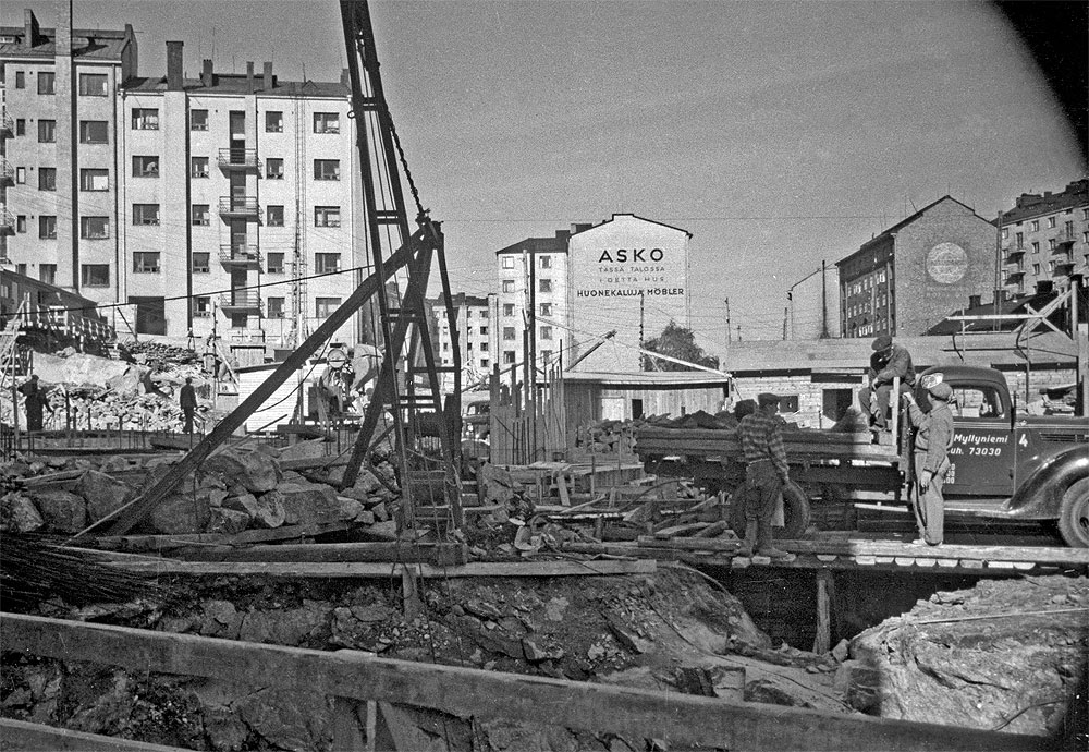 Helsingin kaupunginmuseo, rakennustyömaa Hämeentie 44 ja 42, kuvaaja Eino Heinonen 1950.