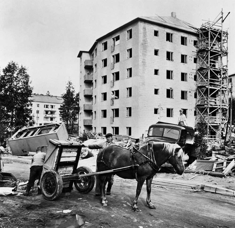 Helsingin kaupunginmuseo rakennustyömaa Pietari Hannikaisentie 8 - Näyttelijäntie 4, kuvaaja Eino Heinonen 1950.